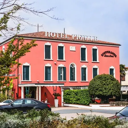 Hotel Pigalle