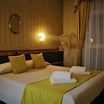Pigalle Hotel