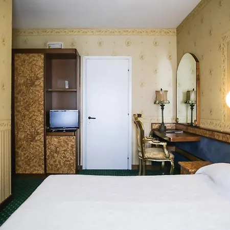 Hotel Pigalle 4*