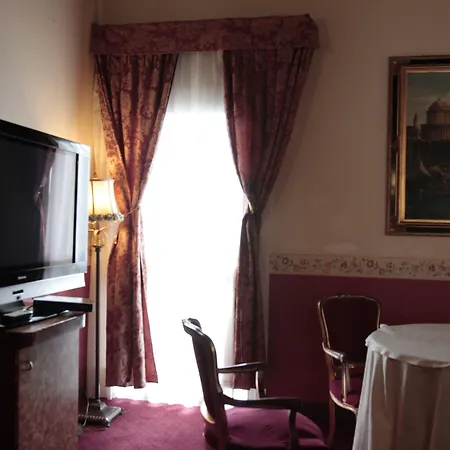 Hotel Pigalle 4*