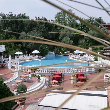 Pigalle Отель